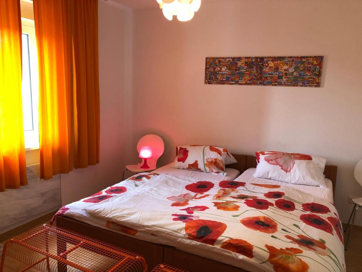 Altstadt Naehe 7 Min Fussweg Ueber Alte Maibruecke Zu Pension Mit Balkon & Garten, Ideal For Long Stay, Relocation Ochsenfurt Zewnętrze zdjęcie