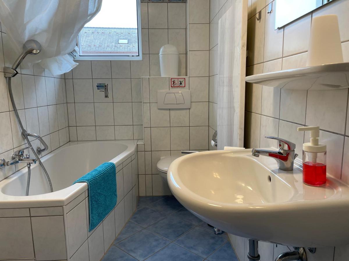 Altstadt Naehe 7 Min Fussweg Ueber Alte Maibruecke Zu Pension Mit Balkon & Garten, Ideal For Long Stay, Relocation Ochsenfurt Zewnętrze zdjęcie