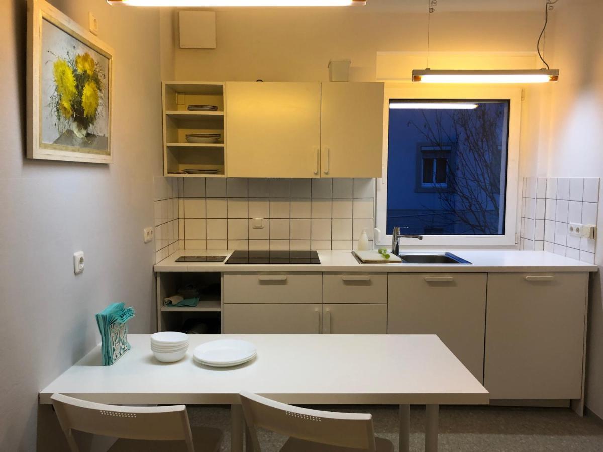 Altstadt Naehe 7 Min Fussweg Ueber Alte Maibruecke Zu Pension Mit Balkon & Garten, Ideal For Long Stay, Relocation Ochsenfurt Zewnętrze zdjęcie